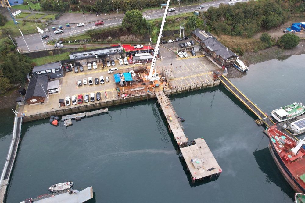 Vista aérea del Muelle fijo Marina Oxxean, Puerto Montt